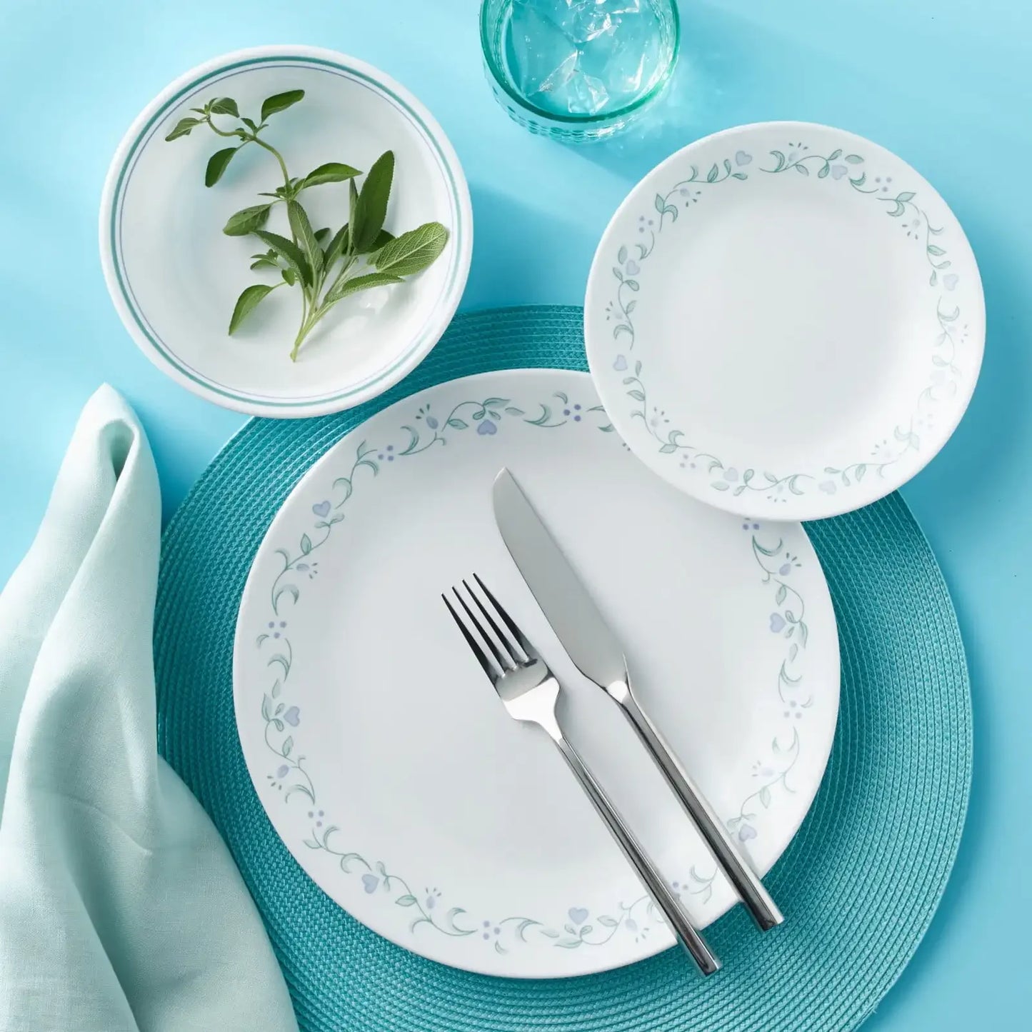 White and Green Round Dinnerware Set