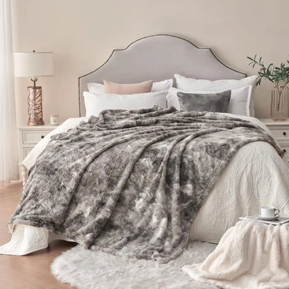 Oversized Faux Fur Throw Blanket,