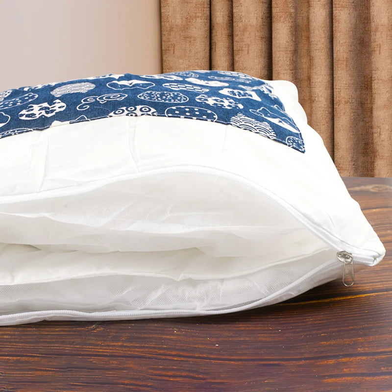 Warm Cat Sleeping Bag - Cozy Japanese Cat Bed with a plush pillow and soft fabric for comfort.