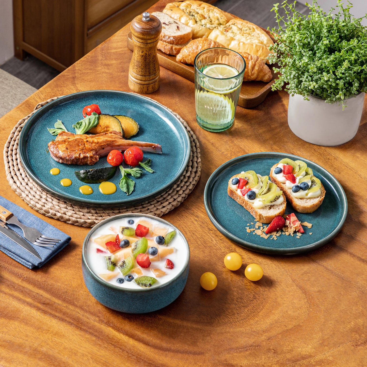 18 Piece Blue Ceramic Plate Set