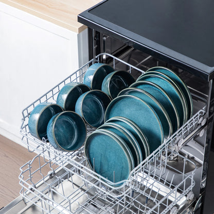 18 Piece Blue Ceramic Plate Set